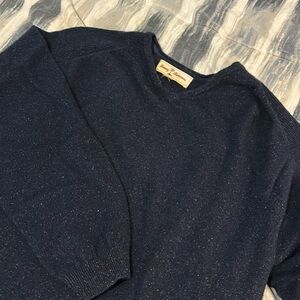 Tommy Bahama V neck sweater